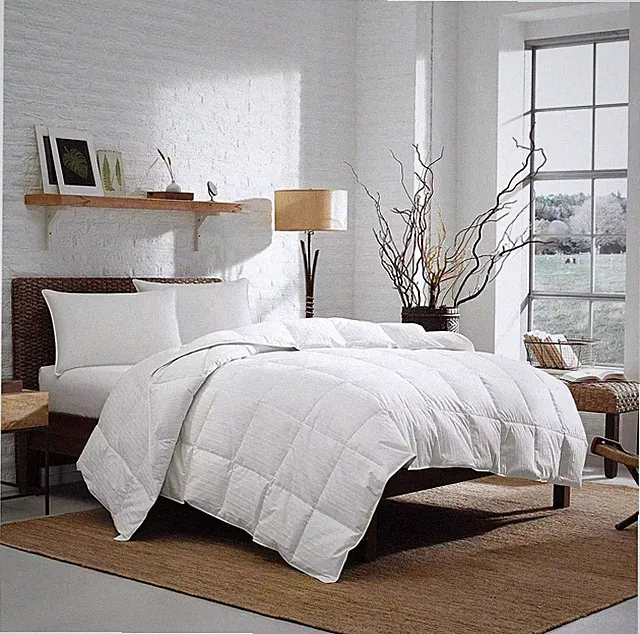 Eddie Bauer Lightweight 350-Thread Count Down Comforter Oversized King 108 x 98"
