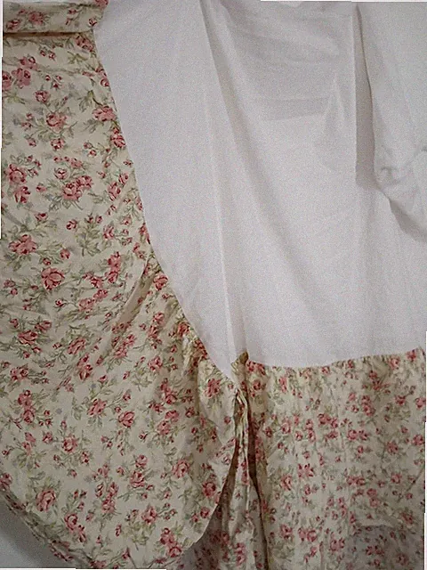 Vintage, Eddie Bauer Floral Ruffled Cotton Queen Bed skirt Cottage core Country